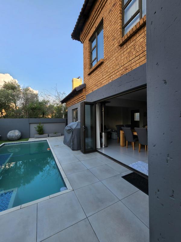4 Bedroom Property for Sale in Sonneveld Gauteng