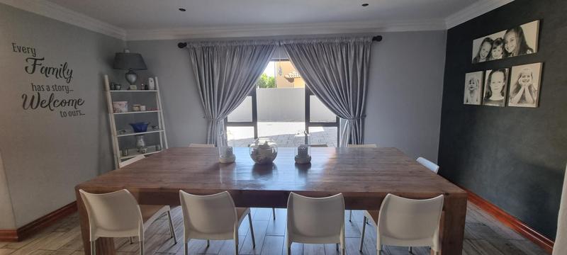 6 Bedroom Property for Sale in Heuwelsig Estate Gauteng