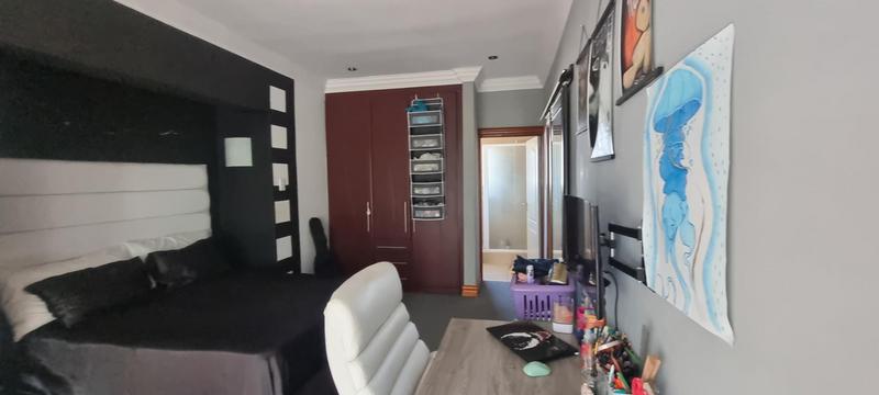 6 Bedroom Property for Sale in Heuwelsig Estate Gauteng
