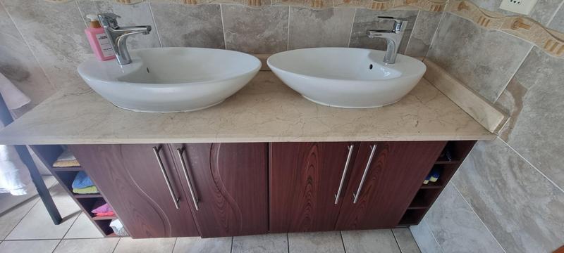 6 Bedroom Property for Sale in Heuwelsig Estate Gauteng