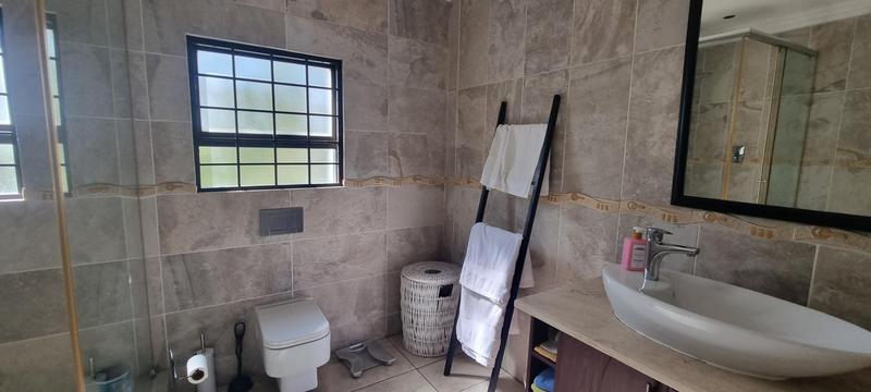 6 Bedroom Property for Sale in Heuwelsig Estate Gauteng