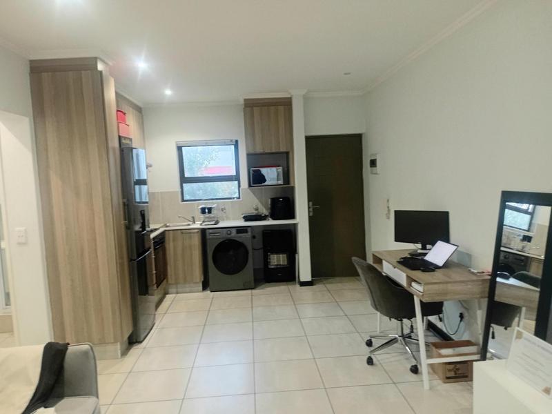 1 Bedroom Property for Sale in Sunninghill Gauteng