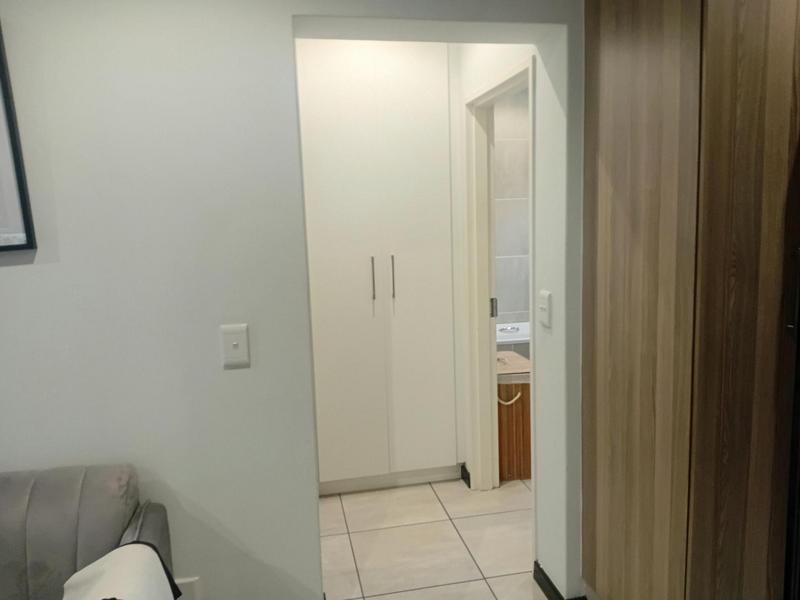 1 Bedroom Property for Sale in Sunninghill Gauteng