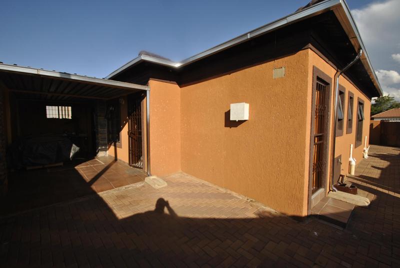 3 Bedroom Property for Sale in Dawn Park Gauteng