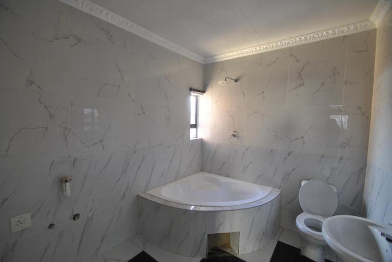 3 Bedroom Property for Sale in Dawn Park Gauteng