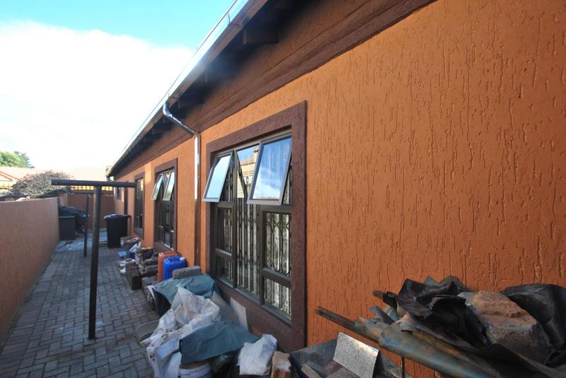 3 Bedroom Property for Sale in Dawn Park Gauteng