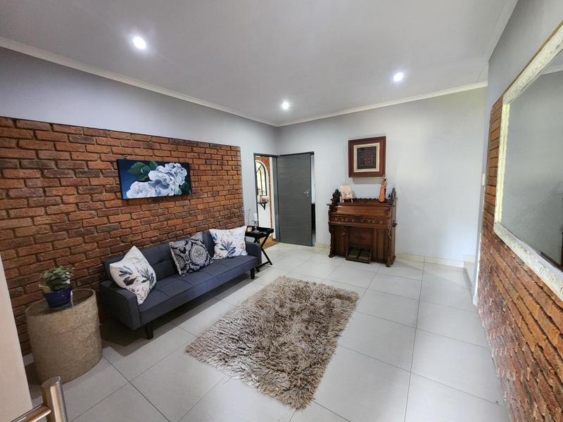 4 Bedroom Property for Sale in Faerie Glen Gauteng