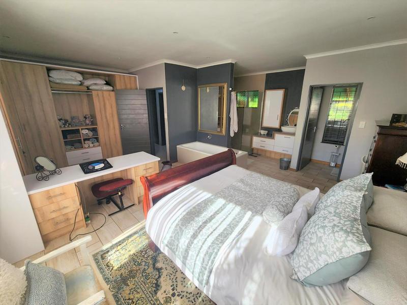 4 Bedroom Property for Sale in Faerie Glen Gauteng