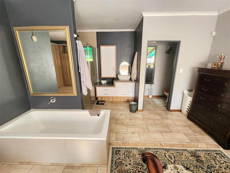 4 Bedroom Property for Sale in Faerie Glen Gauteng