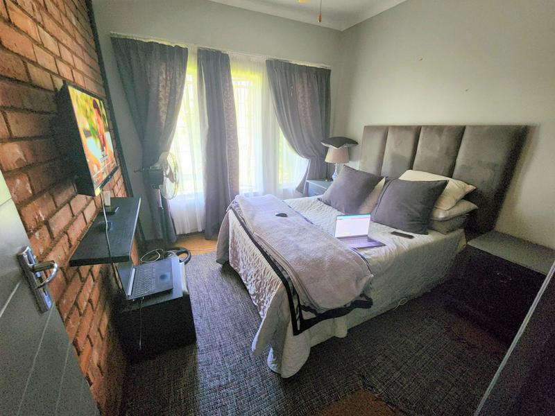 4 Bedroom Property for Sale in Faerie Glen Gauteng