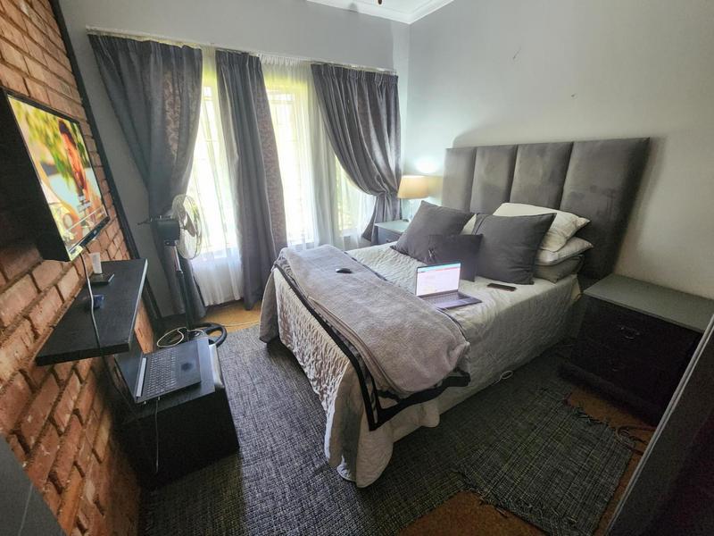 4 Bedroom Property for Sale in Faerie Glen Gauteng