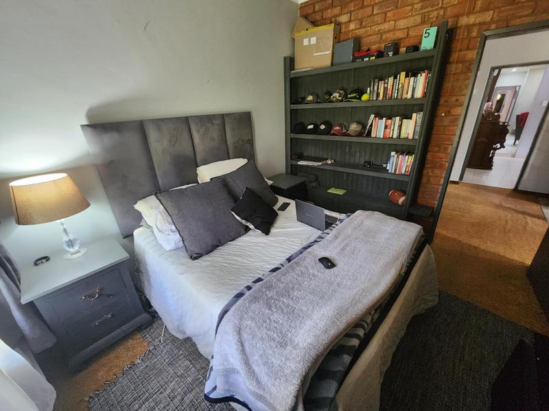 4 Bedroom Property for Sale in Faerie Glen Gauteng