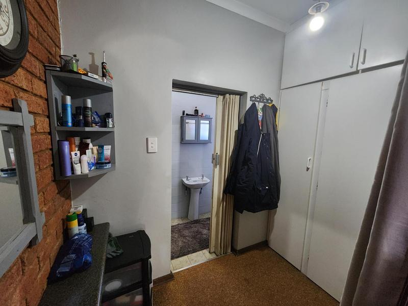4 Bedroom Property for Sale in Faerie Glen Gauteng