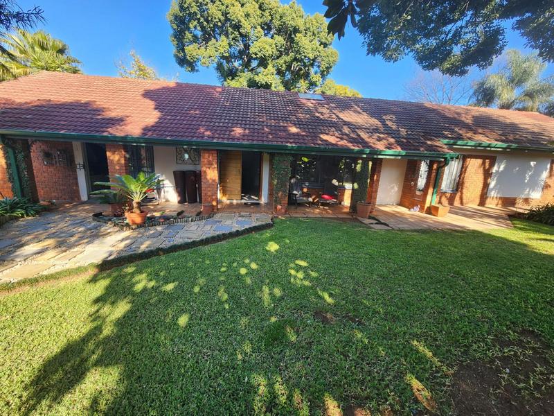 4 Bedroom Property for Sale in Faerie Glen Gauteng