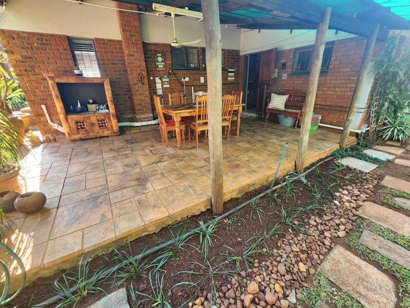 4 Bedroom Property for Sale in Faerie Glen Gauteng