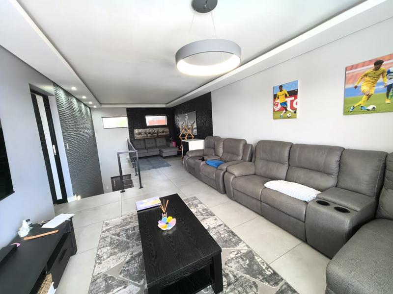 3 Bedroom Property for Sale in Greenstone Hill Gauteng
