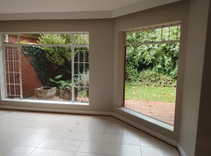 To Let 2 Bedroom Property for Rent in Dunkeld Gauteng