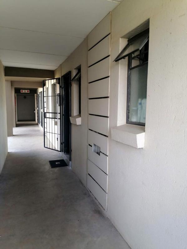 2 Bedroom Property for Sale in Fleurhof Gauteng