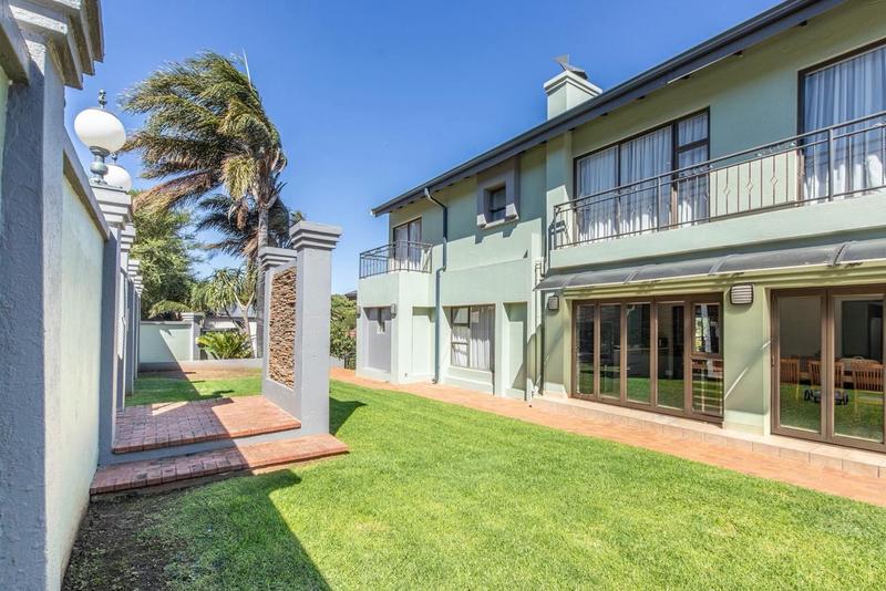 4 Bedroom Property for Sale in Ruimsig Gauteng