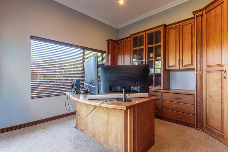 4 Bedroom Property for Sale in Ruimsig Gauteng