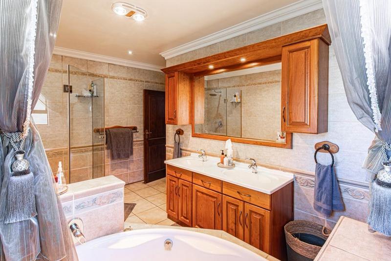 4 Bedroom Property for Sale in Ruimsig Gauteng