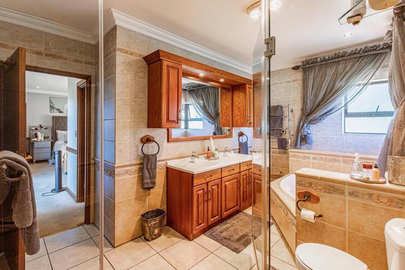 4 Bedroom Property for Sale in Ruimsig Gauteng