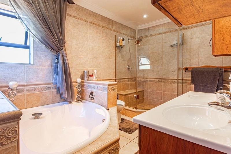 4 Bedroom Property for Sale in Ruimsig Gauteng