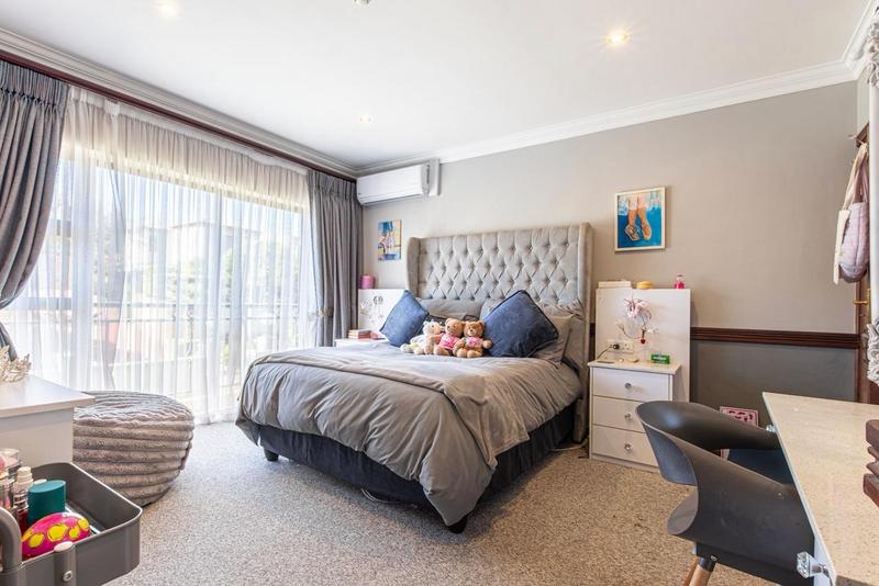 4 Bedroom Property for Sale in Ruimsig Gauteng