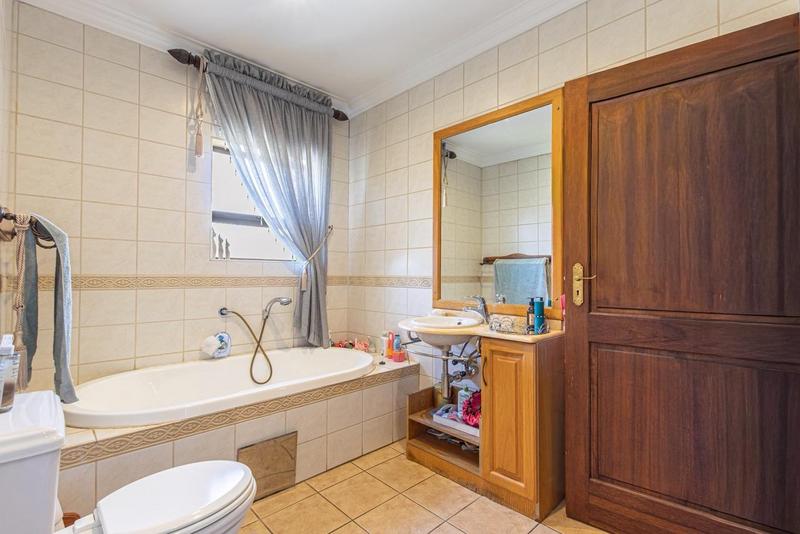 4 Bedroom Property for Sale in Ruimsig Gauteng