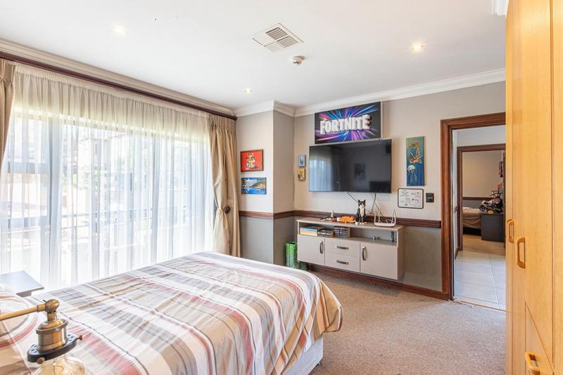4 Bedroom Property for Sale in Ruimsig Gauteng