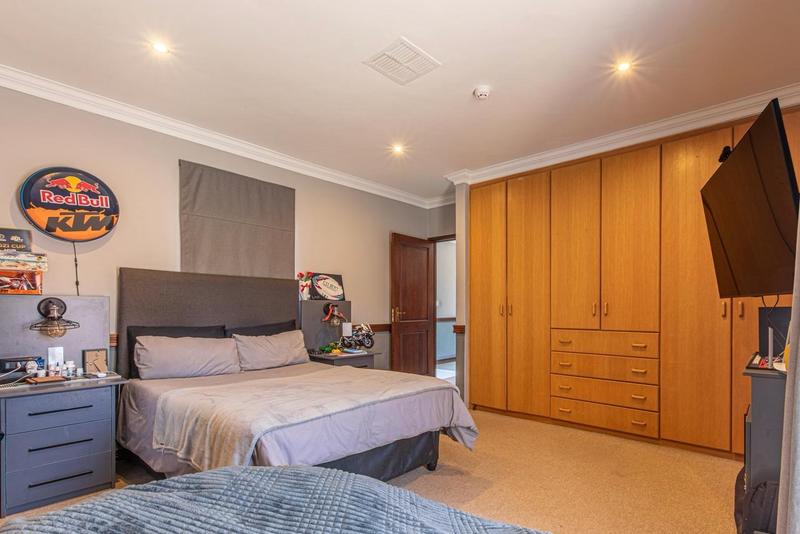 4 Bedroom Property for Sale in Ruimsig Gauteng