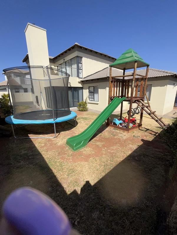 4 Bedroom Property for Sale in Wildtuinpark Gauteng