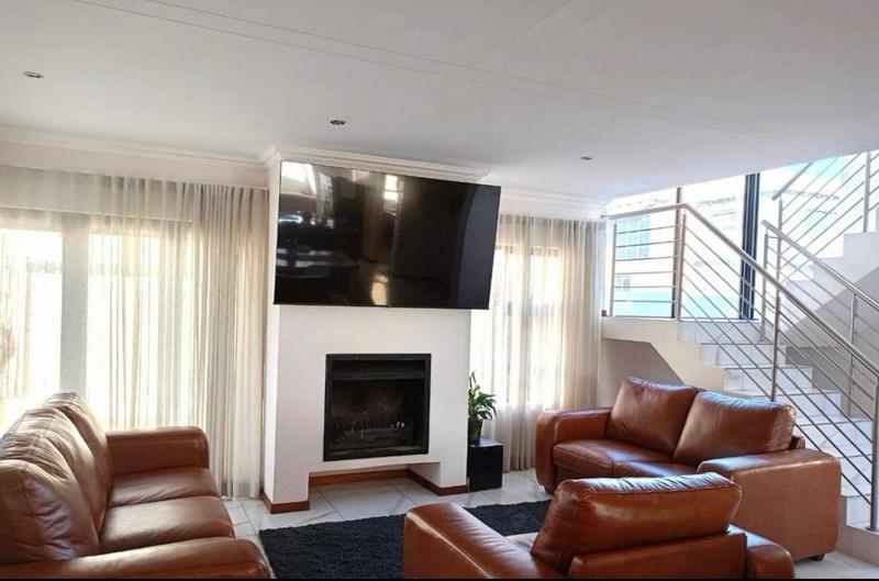 4 Bedroom Property for Sale in Wildtuinpark Gauteng