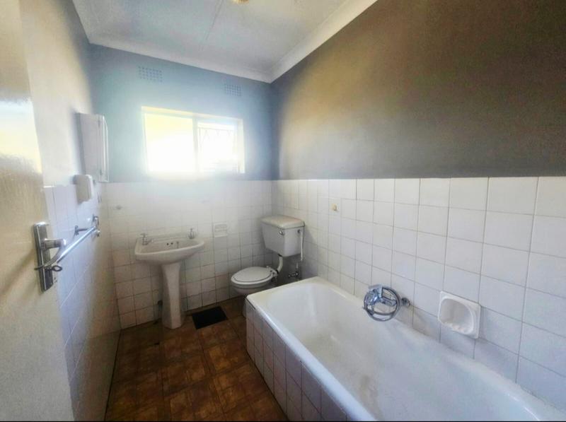 4 Bedroom Property for Sale in Allen Grove Gauteng