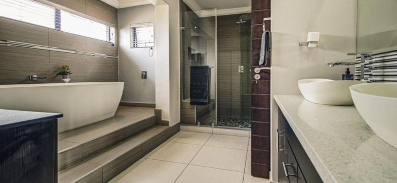 5 Bedroom Property for Sale in Bredell Gauteng