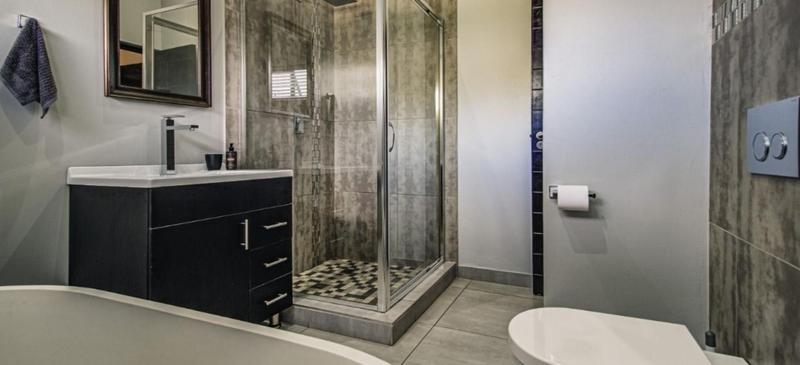5 Bedroom Property for Sale in Bredell Gauteng