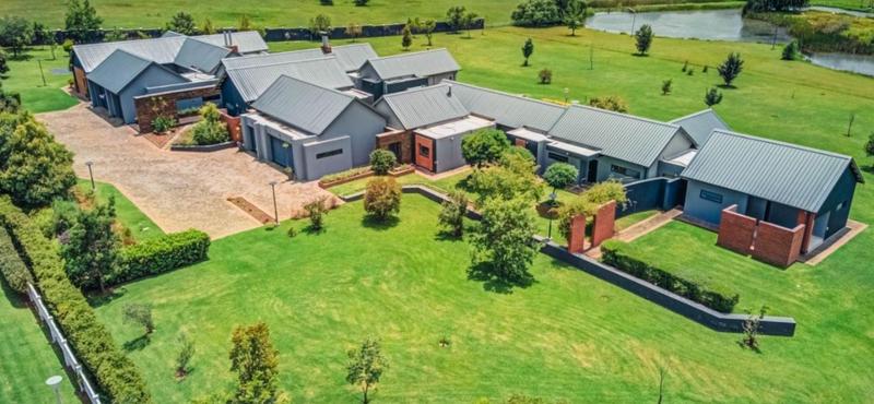 5 Bedroom Property for Sale in Bredell Gauteng