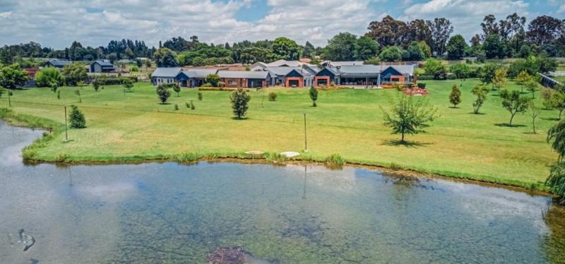5 Bedroom Property for Sale in Bredell Gauteng