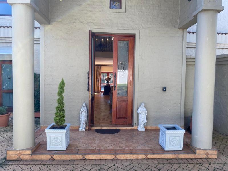 To Let 4 Bedroom Property for Rent in Dainfern Golf Estate Gauteng