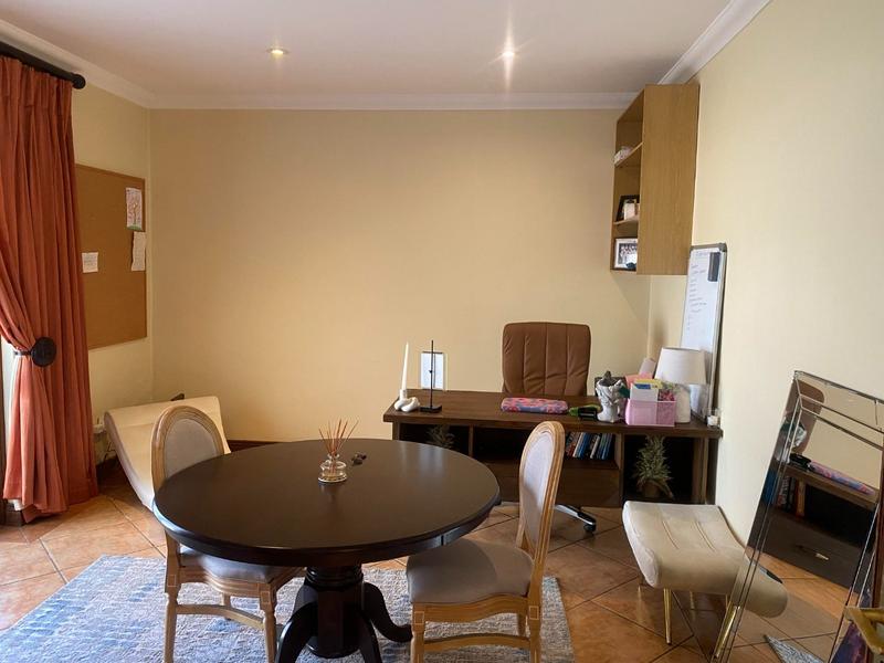 To Let 4 Bedroom Property for Rent in Dainfern Golf Estate Gauteng