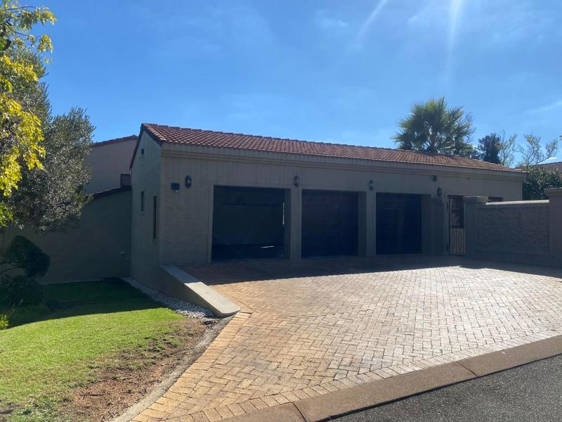 To Let 4 Bedroom Property for Rent in Dainfern Golf Estate Gauteng