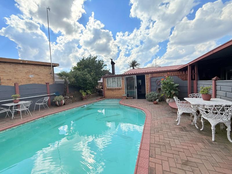 6 Bedroom Property for Sale in Vanderbijlpark CE 2 Gauteng