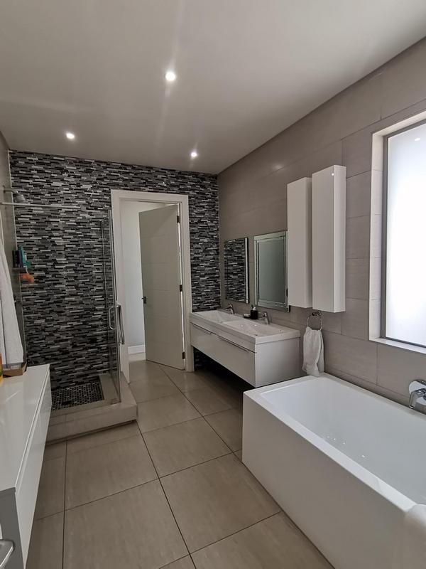 To Let 3 Bedroom Property for Rent in Morningside Gauteng