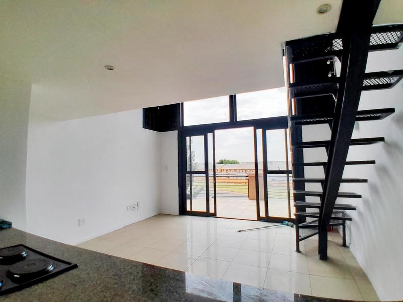 1 Bedroom Property for Sale in Rooihuiskraal North Gauteng