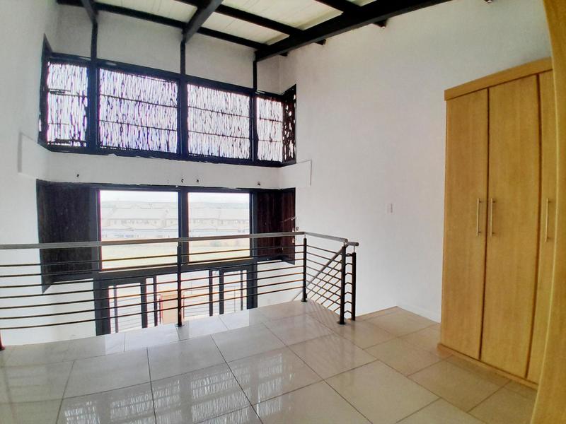 1 Bedroom Property for Sale in Rooihuiskraal North Gauteng