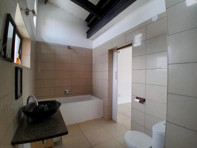 1 Bedroom Property for Sale in Rooihuiskraal North Gauteng