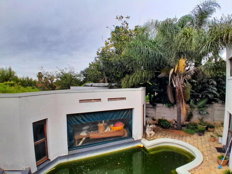 7 Bedroom Property for Sale in The Reeds Gauteng