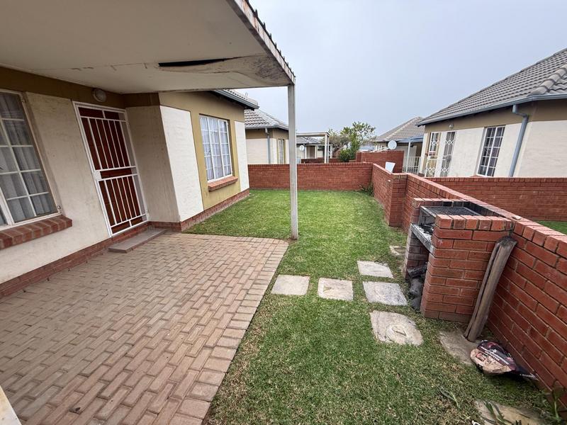 2 Bedroom Property for Sale in The Reeds Gauteng
