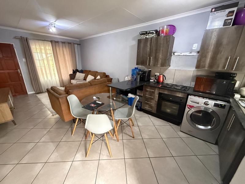 2 Bedroom Property for Sale in The Reeds Gauteng