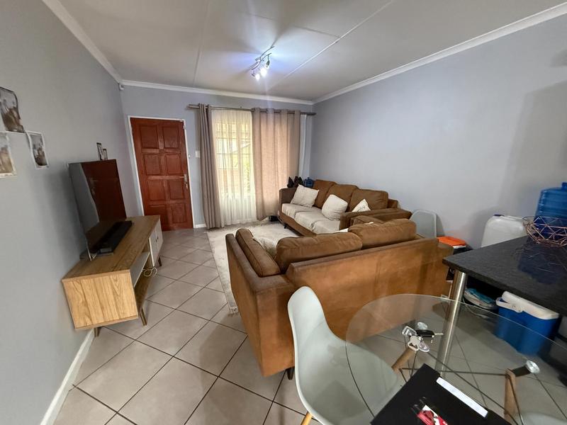 2 Bedroom Property for Sale in The Reeds Gauteng